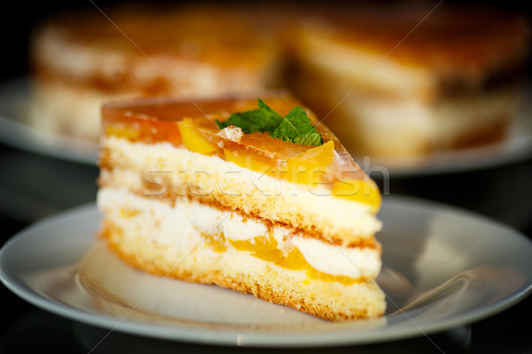 Torta di frutta torta frutta nero sfondo arancione Foto d'archivio © Peredniankina