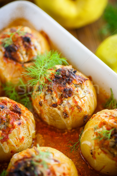 [[stock_photo]]: Coing · bourré · viande · sauce · cuisine