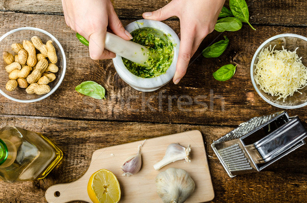 Pesto albahaca queso nueces aceite de oliva Foto stock © Peteer