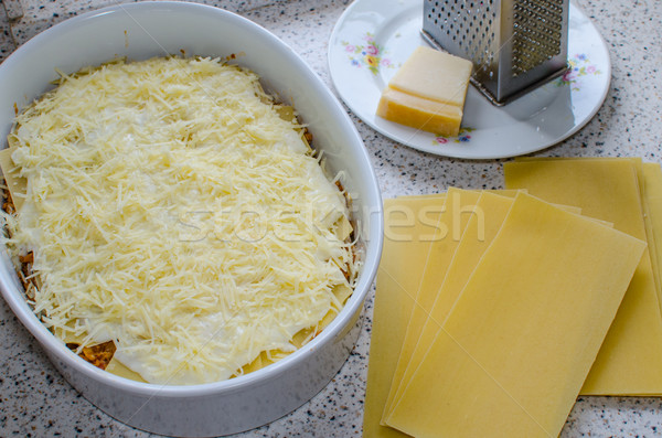 Lasagne préparation basilic feuille laisse dîner Photo stock © Peteer