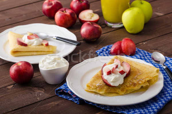 Smântână clatite fructe proaspete fara gluten alimente fruct Imagine de stoc © Peteer