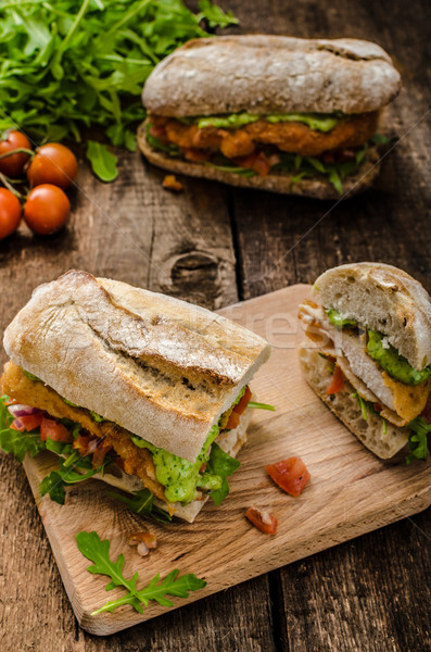 Foto stock: Ternera · filete · bollo · hierba · mayonesa · tomate