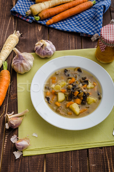 Ehrlich hausgemachte Kartoffelsuppe gesunden Kräuter wenig Stock foto © Peteer