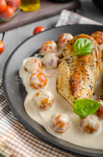 Poulet grillé sein crème sauce tomates [[stock_photo]] © Peteer