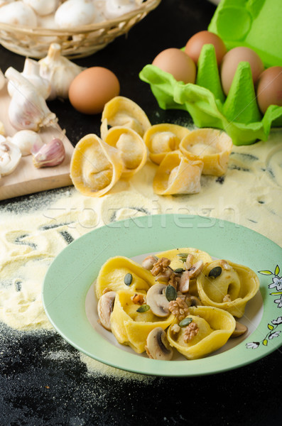 Stockfoto: Pasta · Italiaans · meel · tortellini · gevuld · champignons