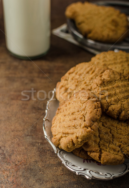 Sütik mogyoróvaj teljes kiőrlésű finom tej fa Stock fotó © Peteer