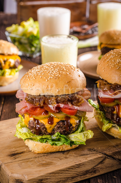 Foto stock: Casero · carne · de · vacuno · Burger · cebolla · tocino · cerveza