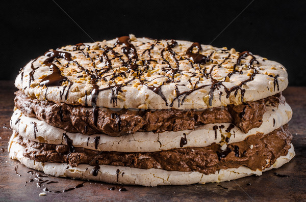 Chocolate bolo delicioso ovo nozes comida Foto stock © Peteer