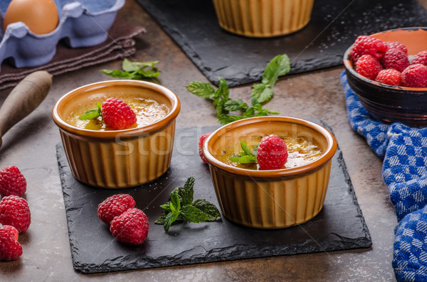 Delicious creme brulee Stock photo © Peteer