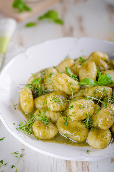 Pesto czosnku świeże zioła oliwy domowej roboty Zdjęcia stock © Peteer