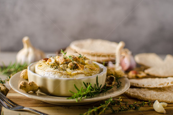 Sült camembert diók gyógynövények egyszerű finom Stock fotó © Peteer