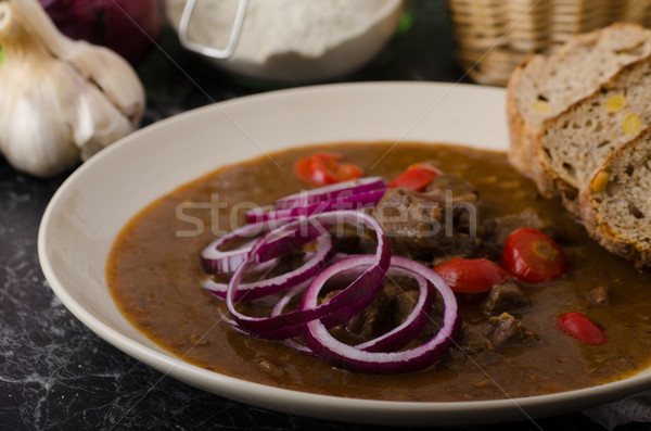 Original ceh carne de vită fierbinte ardei iute Imagine de stoc © Peteer