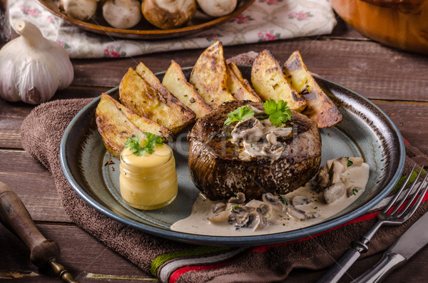 Steak poivre sauce champignons [[stock_photo]] © Peteer