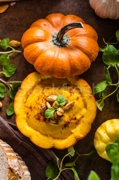 Kremsi kabak çorba taze ekmek halloween Stok fotoğraf © Peteer