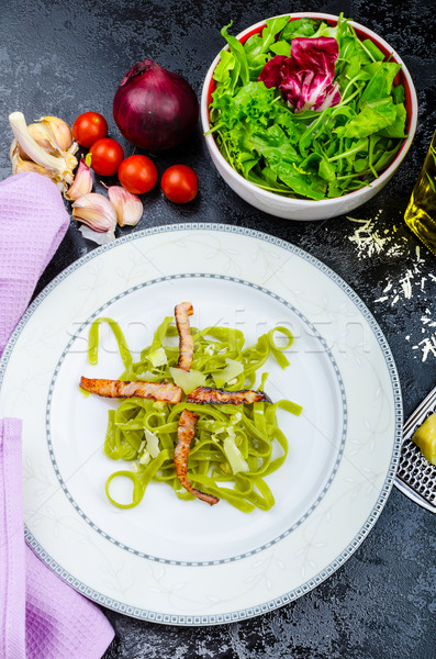 Italiano espinafre macarrão orgânico alho bacon Foto stock © Peteer