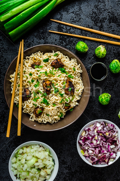 Asiatic pui salată proaspăt cepe Imagine de stoc © Peteer