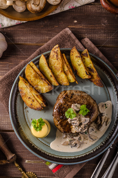 Steak poivre sauce champignons [[stock_photo]] © Peteer