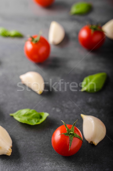 Tomaten Knoblauch Basilikum Produkt Fotografie bereit Stock foto © Peteer