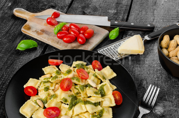 ラビオリ バジル ペスト チェリートマト 食品 ストックフォト © Peteer