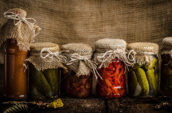Gotowany warzyw ogórki konserwowe domowej roboty ketchup Zdjęcia stock © Peteer