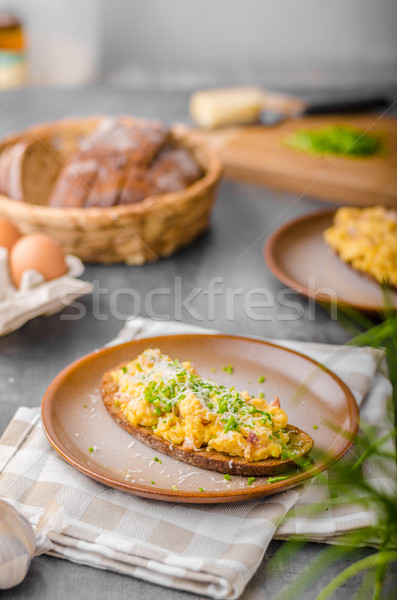 Stockfoto: Roereieren · kaas · kruiden · panini · brood · voedsel