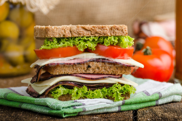 копченый мяса сэндвич свежие сыра салата Сток-фото © Peteer
