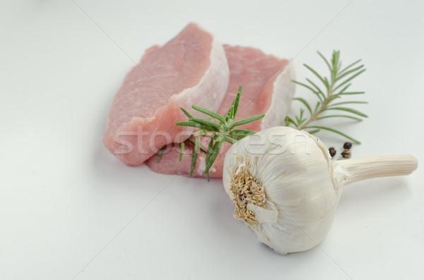 Foto stock: Carne · de · porco · alecrim · alho · pimenta · fundo