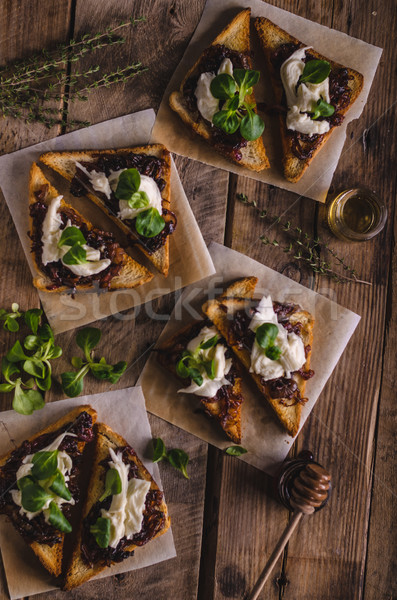 Rustik tost soğan keçi peyniri sarımsak otlar Stok fotoğraf © Peteer