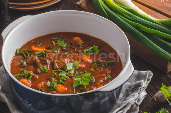 Gulasz wołowy marchew żywności fotografii zioła wewnątrz Zdjęcia stock © Peteer