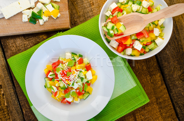 [[stock_photo]]: Salade · légumes · table · en · bois · restaurant · vert