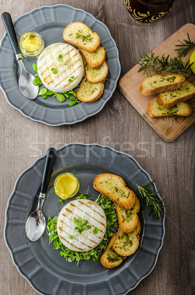 Grillowany camembert zioła świeże herb Zdjęcia stock © Peteer