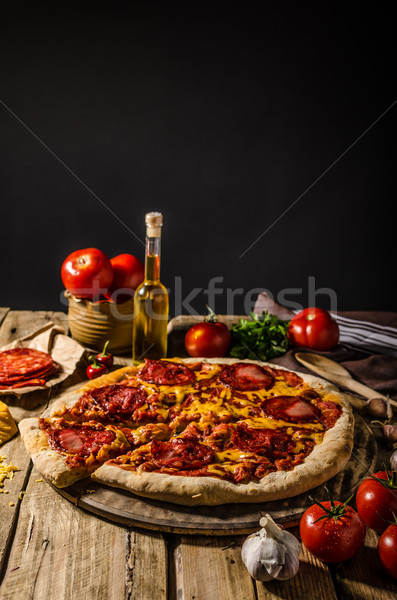 Сток-фото: деревенский · салями · пиццы · чеддер · сыра · чоризо