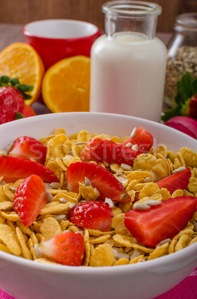 Stockfoto: Gezonde · ontbijt · cornflakes · melk · vruchten · aardbeien