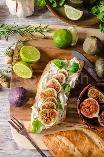 Taze peynir basit şarap ahşap Stok fotoğraf © Peteer