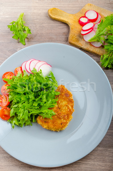 Disznóhús parmezán sajt saláta retek koktélparadicsom étel Stock fotó © Peteer