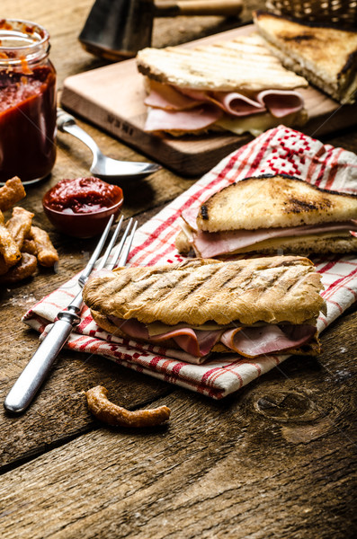 Rapid cină pâine prăjită şuncă brânză panini Imagine de stoc © Peteer