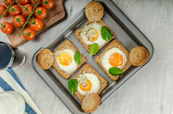 Gebacken Volltreffer Eier Vollkornbrot Toast Spinat Stock foto © Peteer