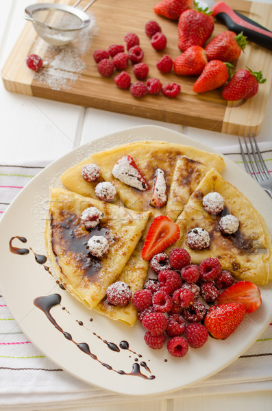 Stock foto: Pfannkuchen · hausgemachte · Reduzierung · frisches · Obst · Erdbeeren