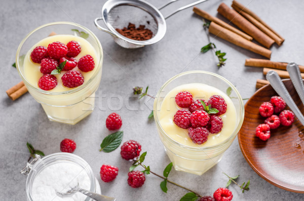 Jagody pudding świeże domowej roboty żywności czekolady Zdjęcia stock © Peteer