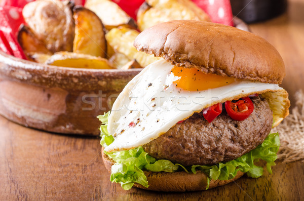Wołowiny burger jaj chili tle Zdjęcia stock © Peteer
