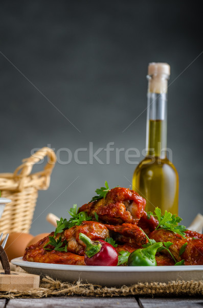 Heißen Huhn Flügel inländischen Brot Roggen Stock foto © Peteer