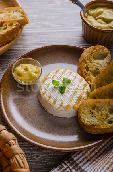 Foto stock: A · la · parrilla · camembert · mostaza · delicioso · francés · hierbas