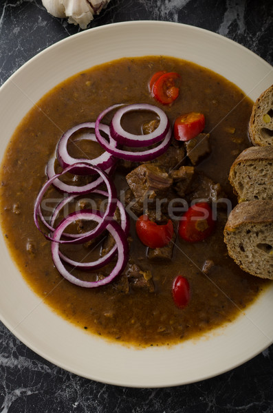 Eredeti cseh marhahús vöröshagyma forró chilli Stock fotó © Peteer