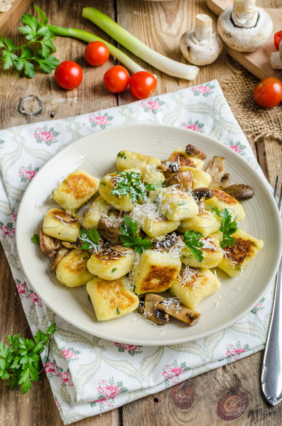 Croustillant frit champignons herbes parmesan alimentaire Photo stock © Peteer