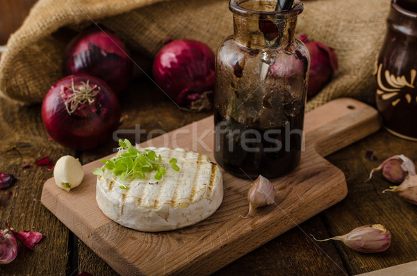 Geroosterd brood brie uien ui Stockfoto © Peteer