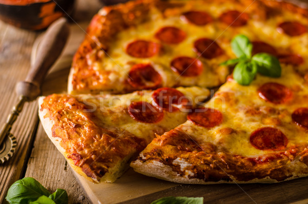 Házi készítésű sajt pizza szalámi finom cheddar Stock fotó © Peteer