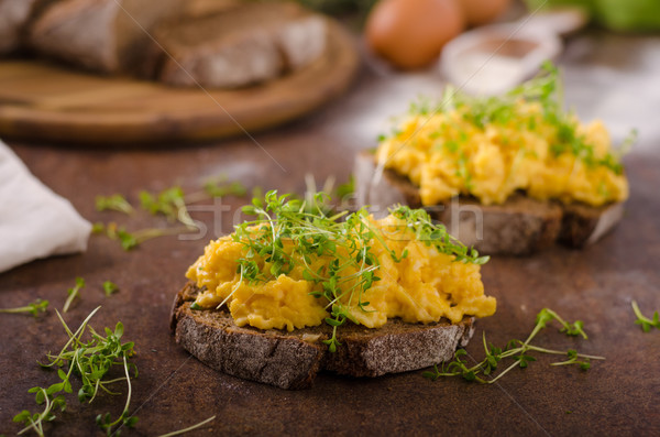 Rántotta teljes kiőrlésű kenyér friss zöld vacsora Stock fotó © Peteer