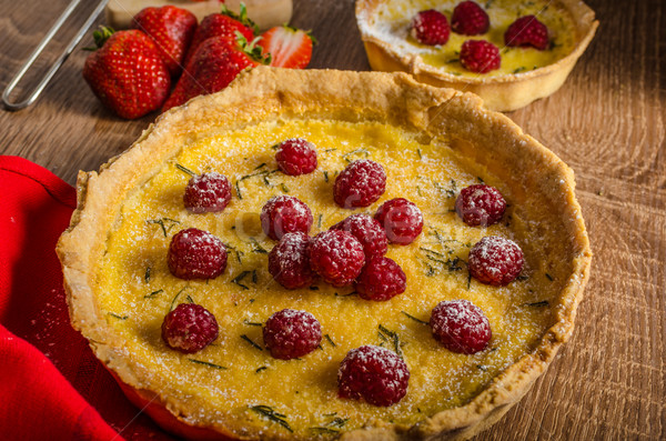 [[stock_photo]]: Citron · tarte · romarin · baies · crème · bois