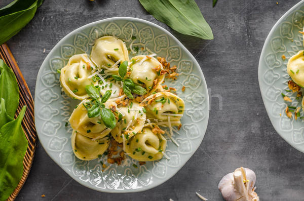 Stock fotó: Töltött · tortellini · fokhagyma · spenót · sült · hagyma