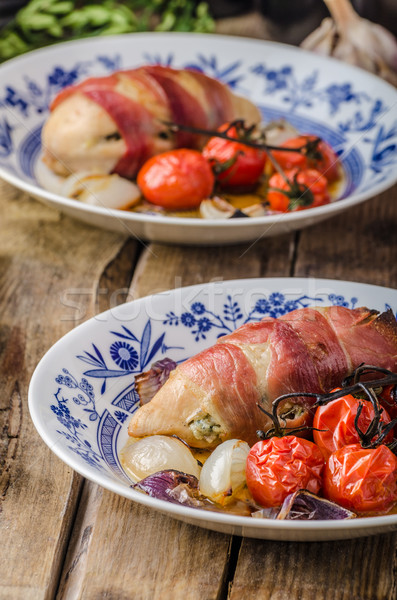 Foto stock: Prosciutto · pollo · mantequilla · relleno · tomates · cherry